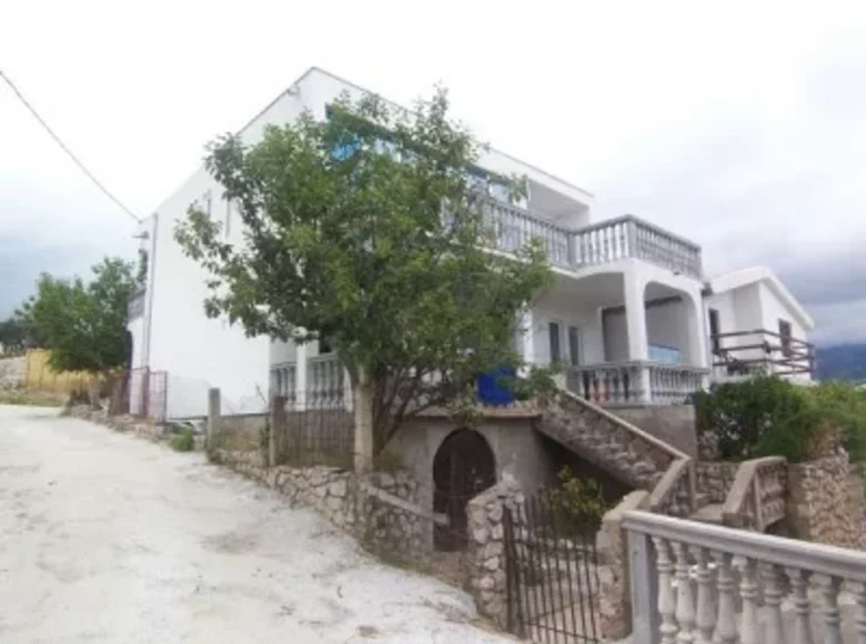 Casa 7 habitaciones 180 m² Susanj, Montenegro