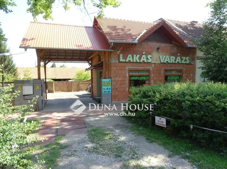 Commercial property 70 m² in Szarvas, Hungary