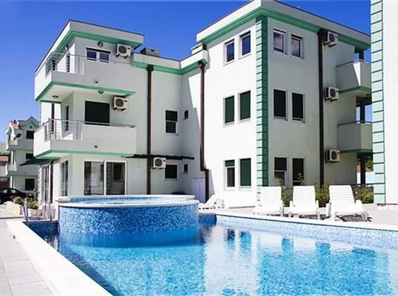 Apartment 42 m² Igalo, Montenegro
