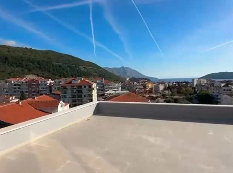 Ático 4 habitaciones 190 m² Budva, Montenegro