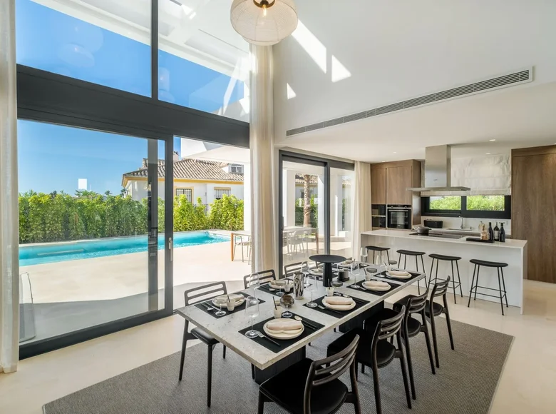 Casa 6 habitaciones 582 m² Estepona, Španjolska