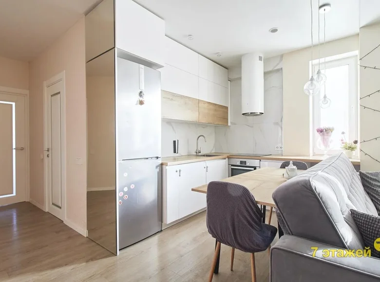Mieszkanie 2 pokoi 72 m² Mińsk, Białoruś
