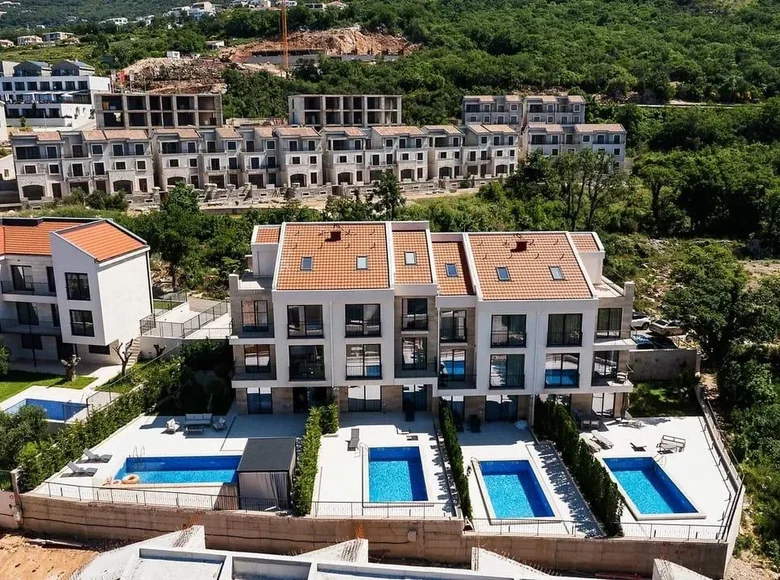 Casa 4 habitaciones 223 m² Sveti Stefan, Montenegro