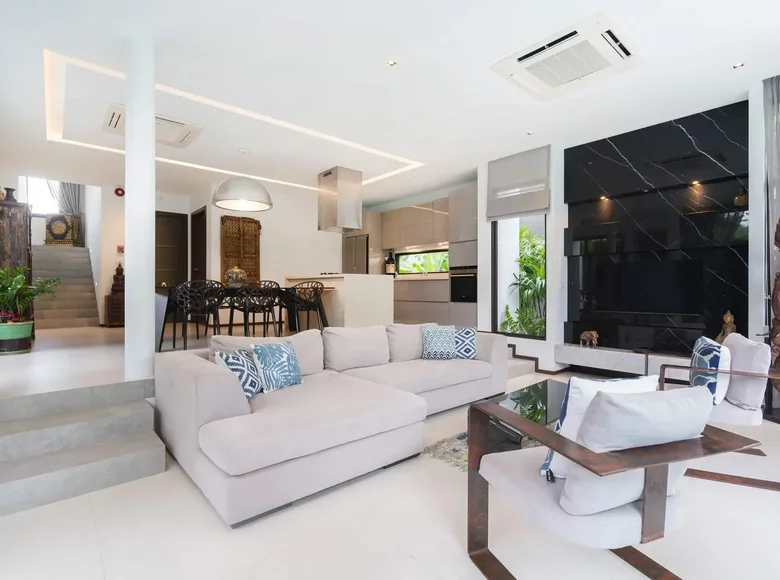 3 bedroom villa 350 m² Phuket, Thailand