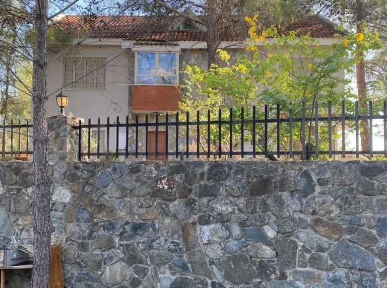 4 bedroom house 230 m² Trimiklini, Cyprus