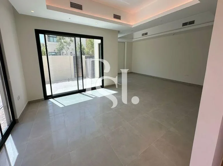 3 bedroom townthouse 297 m² Sharjah, United Arab Emirates