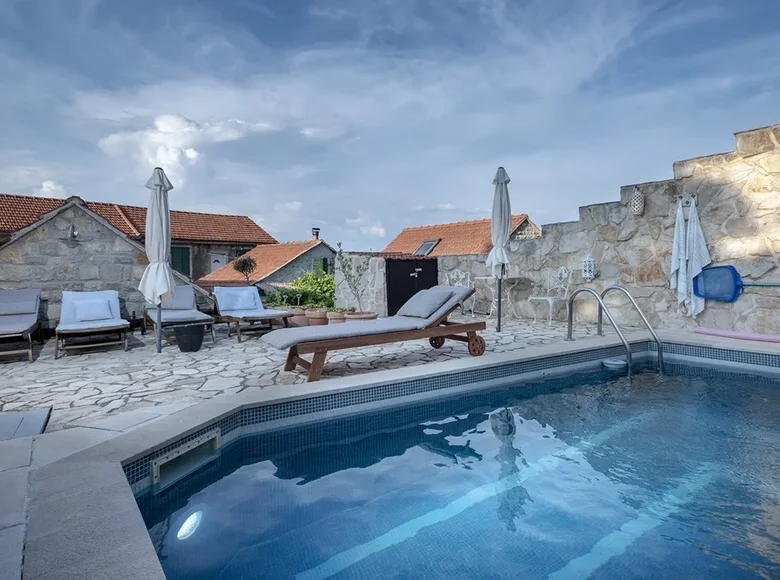 4 bedroom Villa 246 m², All countries