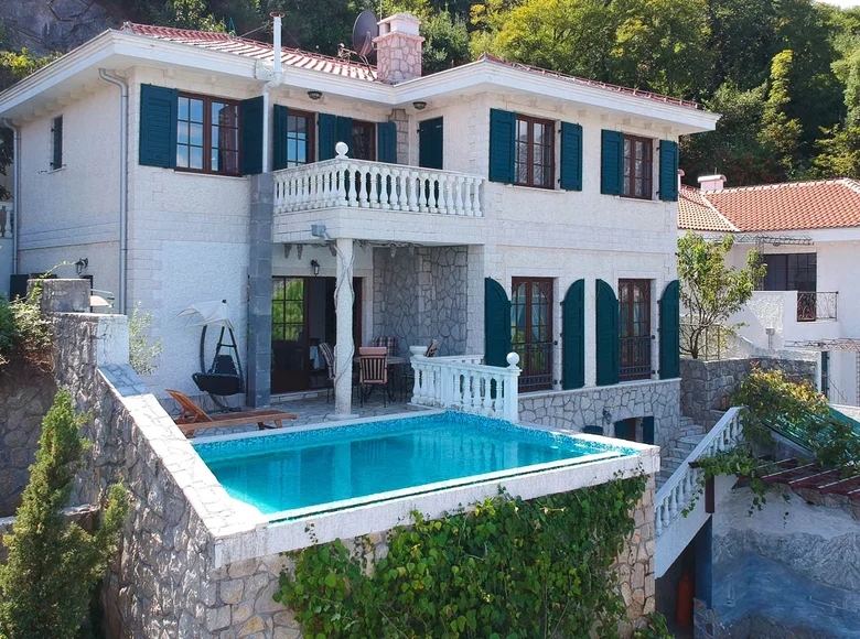 4 bedroom Villa 221 m² durici, Montenegro