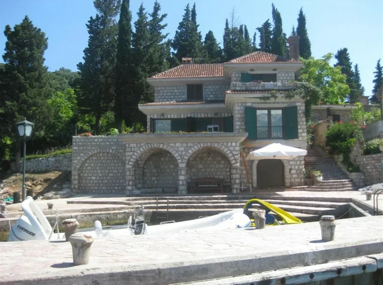 Casa 4 habitaciones 350 m² Krasici, Montenegro