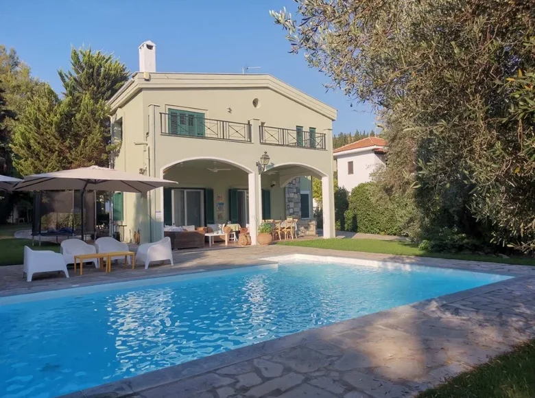 6-Schlafzimmer-Villa 300 m² Pefkochori, Griechenland