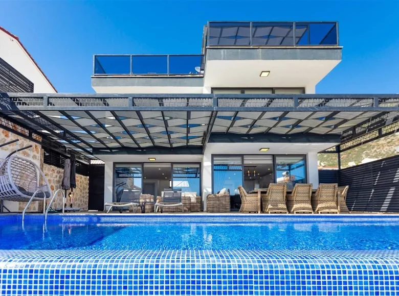 6 bedroom villa 300 m² Kalkan, Turkey