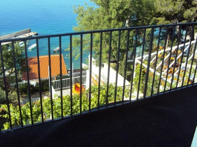 Hotel 429 m² in Pisak, Croatia