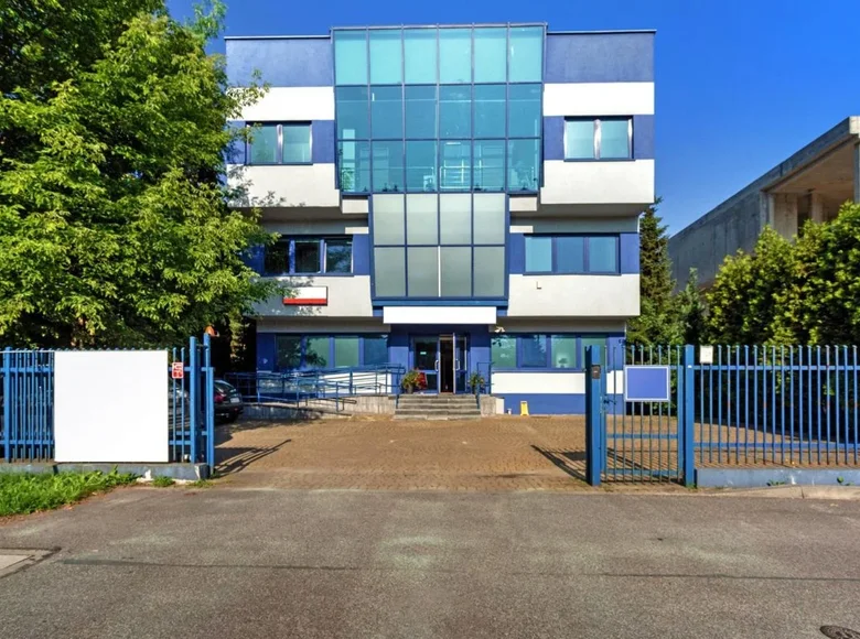 Commercial property 705 m² in Warsaw, Poland