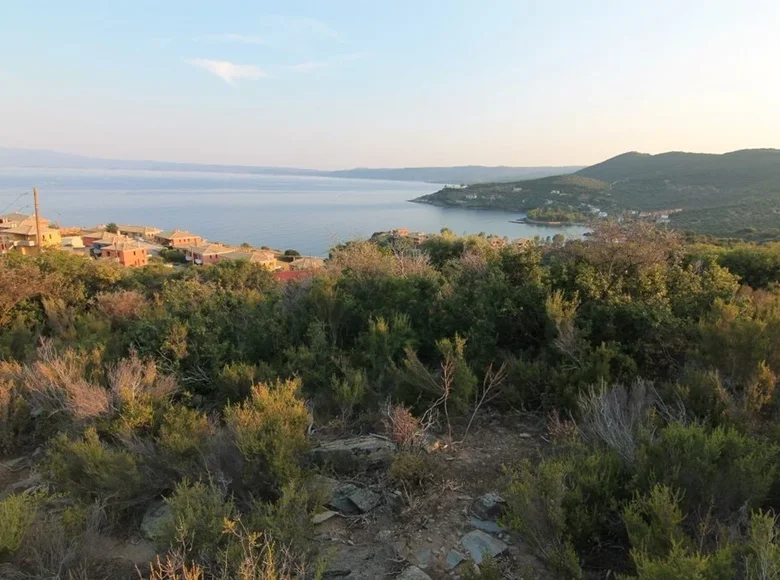 Land 1 room  Pyrgadikia, Greece