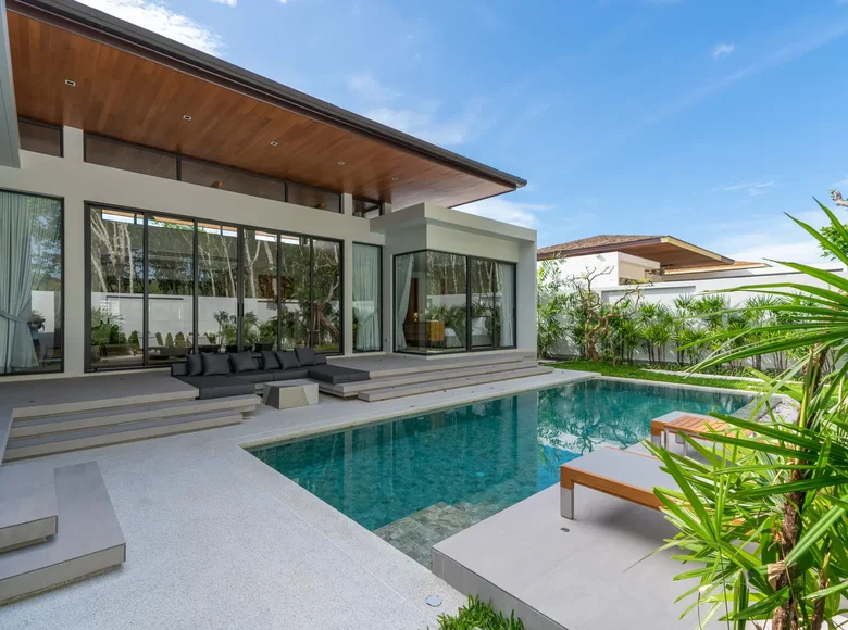 3 bedroom villa 330 m² Phuket, Thailand