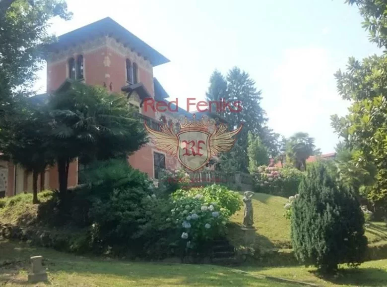 Villa de 6 habitaciones 860 m² Lago Maggiore, Italia