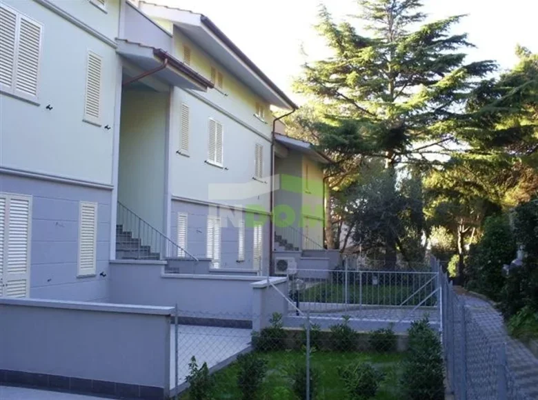 Mieszkanie 3 pokoi 60 m² Rosignano Marittimo, Włochy