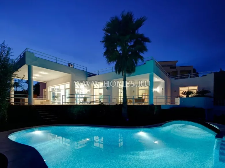 4 bedroom Villa 422 m² Malaga, Spain
