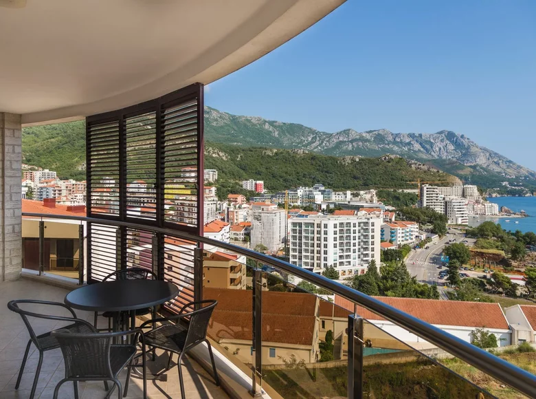 Квартира 2 спальни 130 м² Бечичи, Черногория