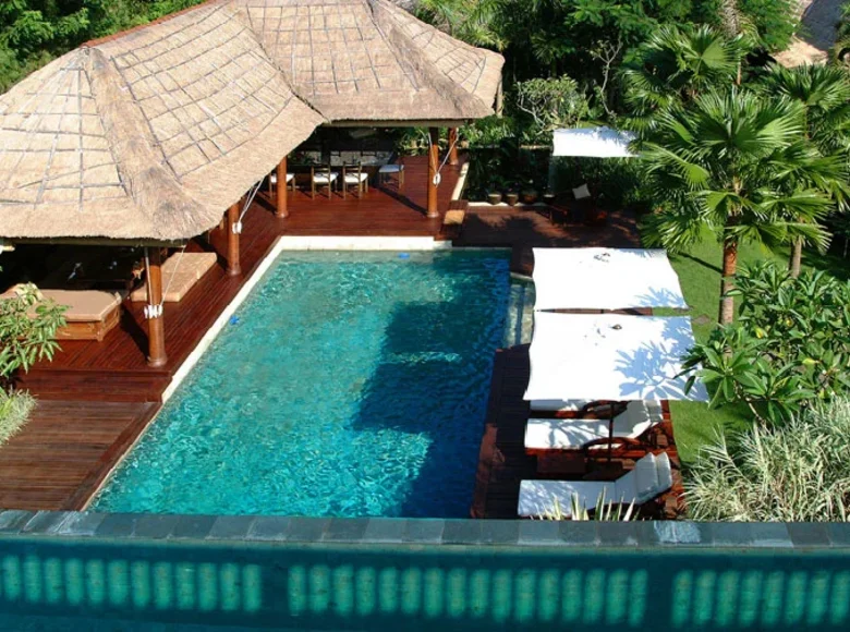 6-Zimmer-Villa 1 700 m² Kerobokan Klod, Indonesien