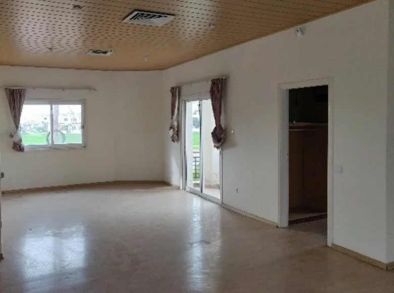 Maison 4 chambres 324 m² Strovolos, Bases souveraines britanniques