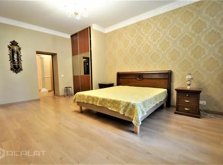 Mieszkanie 4 pokoi 114 m² Ryga, Łotwa