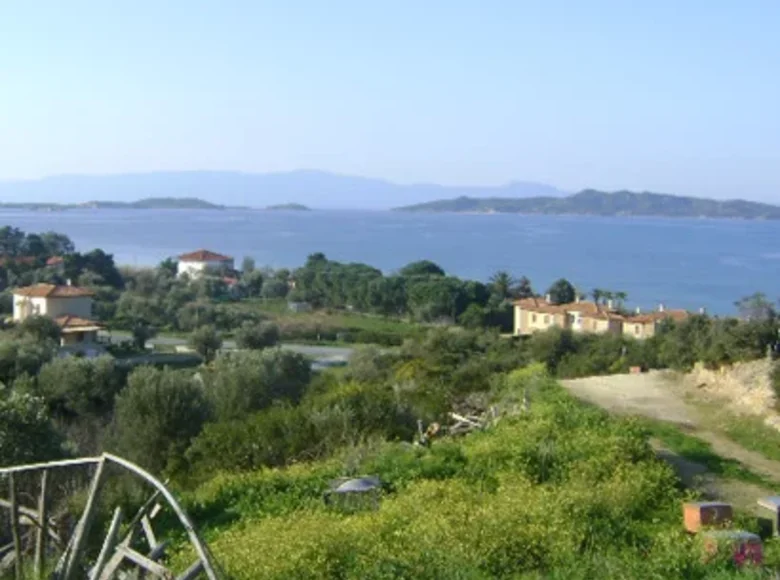 Land 1 room 11 600 m² Ouranoupoli, Greece
