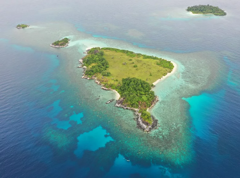 Земельные участки 70 000 м² Kepulauan Anambas, Индонезия