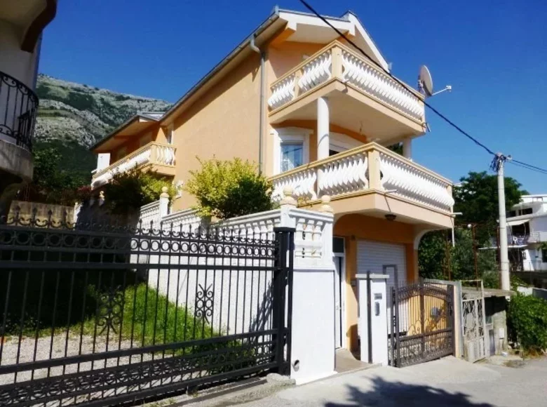 Casa 4 habitaciones 220 m² Montenegro, Montenegro