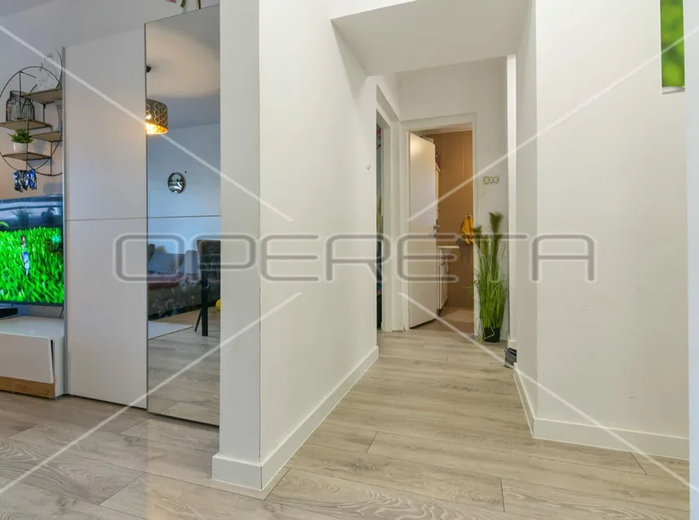 Mieszkanie 3 pokoi 60 m² Grad Zapresic, Chorwacja