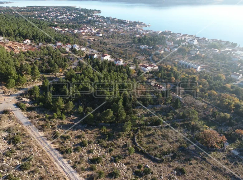 Land 1 684 m² Starigrad Paklenica, Croatia