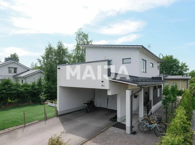 4 bedroom house 132 m² Helsinki sub-region, Finland