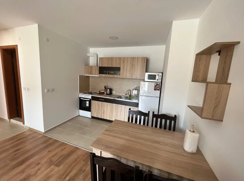 Mieszkanie 2 pokoi 65 m² Nesebyr, Bułgaria