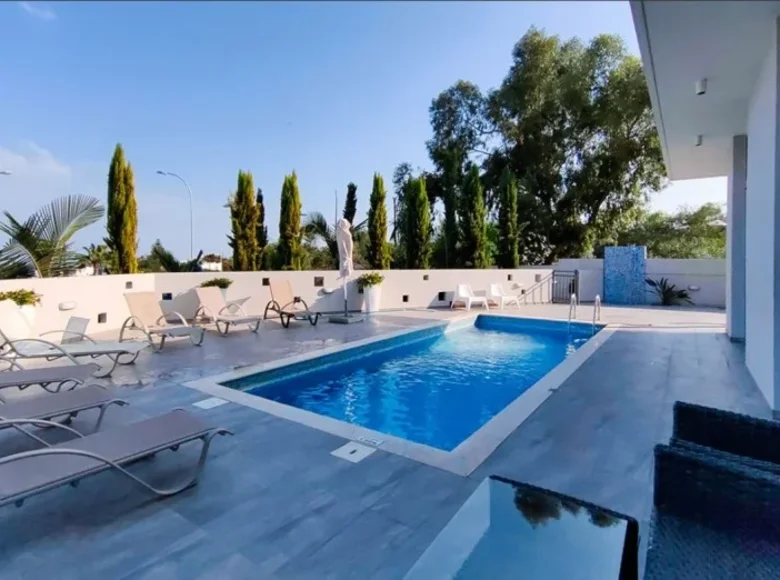 Maison 5 chambres 200 m² Paralímni, Chypre