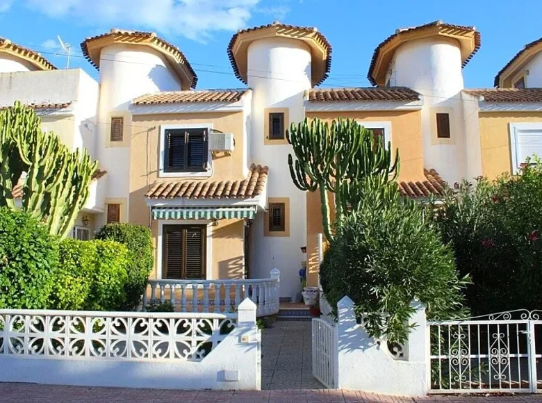 Townhouse 2 bedrooms 75 m² Orihuela, Spain
