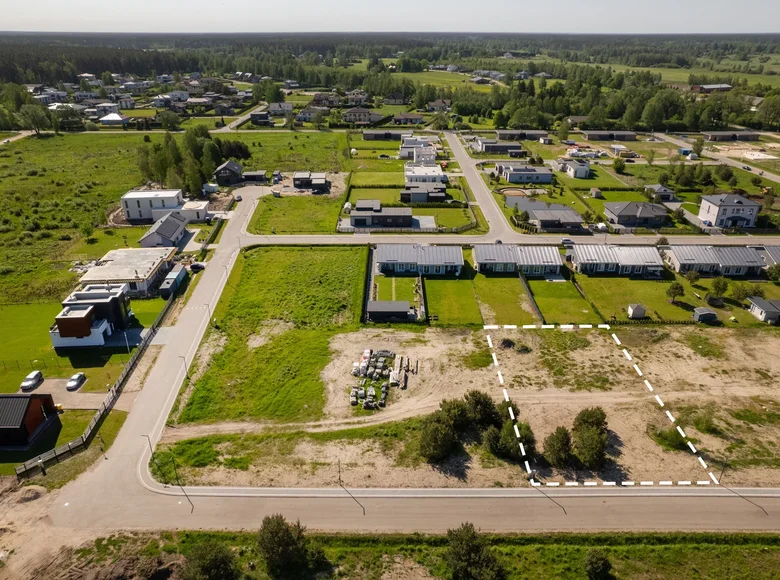 Grundstück 1 332 m² Dzilnuciems, Lettland