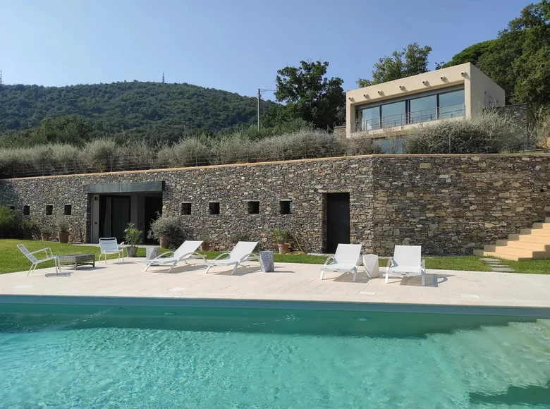 6-Schlafzimmer-Villa 500 m² Alassio, Italien