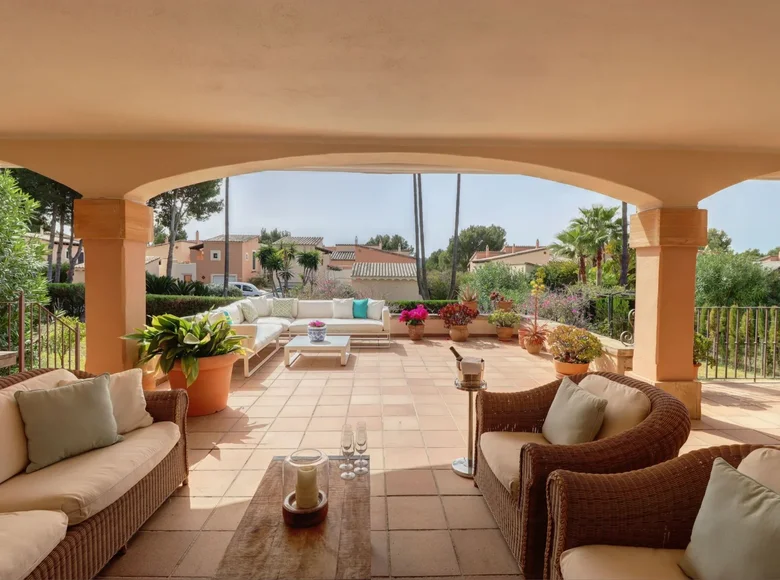 Mieszkanie 3 pokoi 218 m² Santa Ponsa, Hiszpania