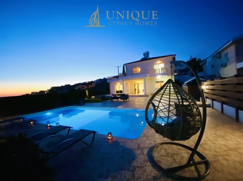 5-Schlafzimmer-Villa 300 m² Chloraka, Zypern