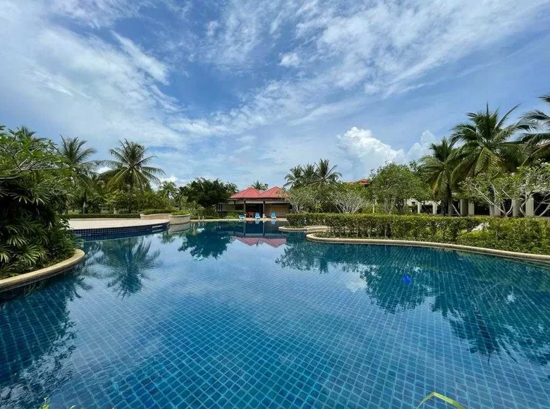 Townhouse 2 bedrooms 170 m² Phuket, Thailand