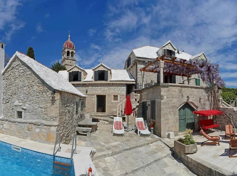 3 bedroom villa 250 m², All countries