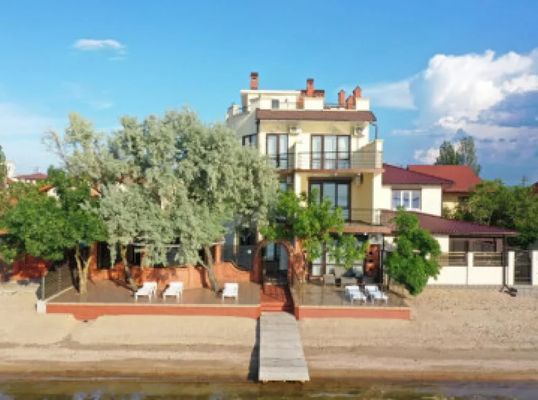 Commercial property 950 m² in Zatoka, Ukraine