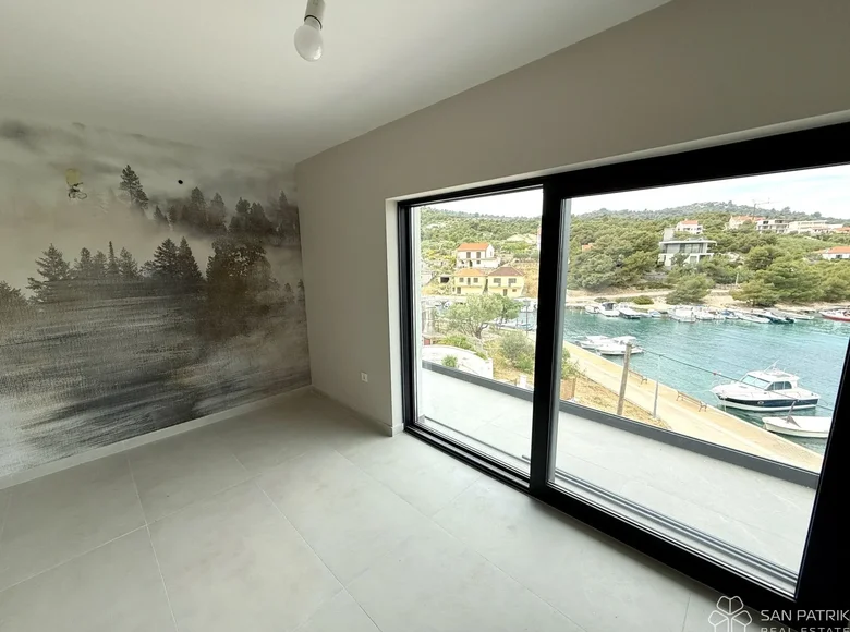 4 bedroom house 227 m² Opcina Rogoznica, Croatia