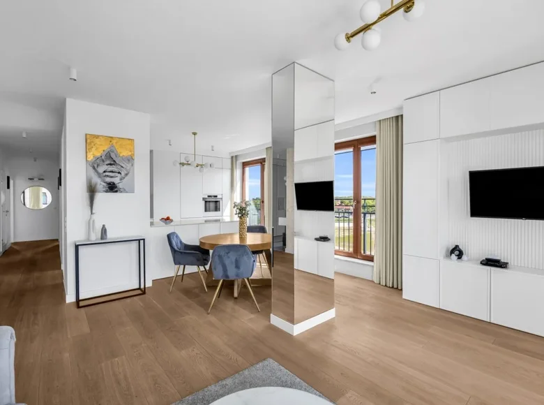 Mieszkanie 4 pokoi 101 m² Warszawa, Polska