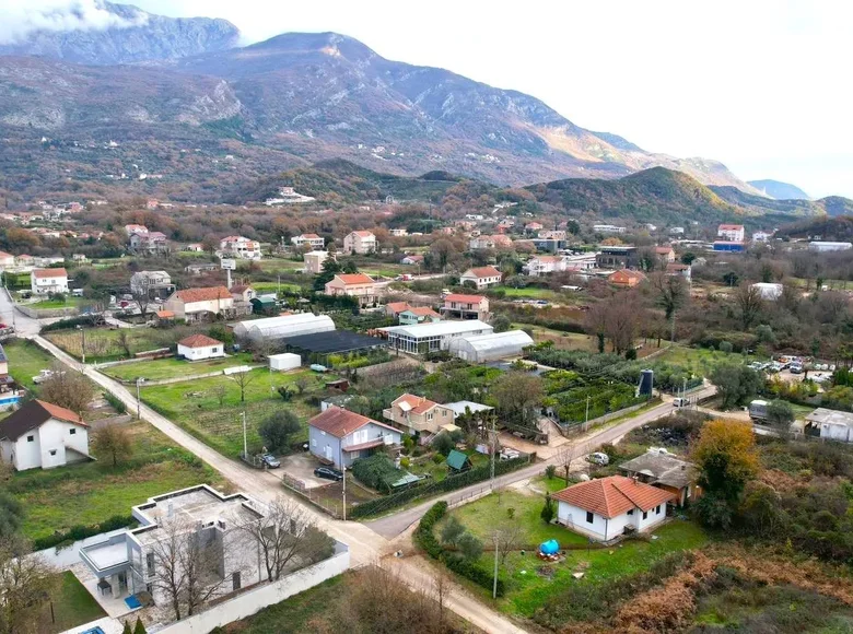 Grundstück 2 000 m² Radanovici, Montenegro