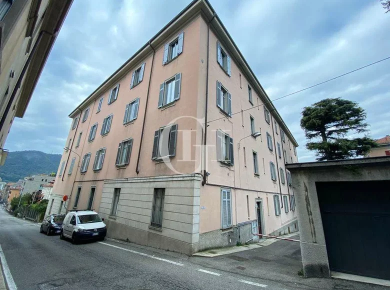 Mieszkanie 4 pokoi 85 m² Como, Włochy