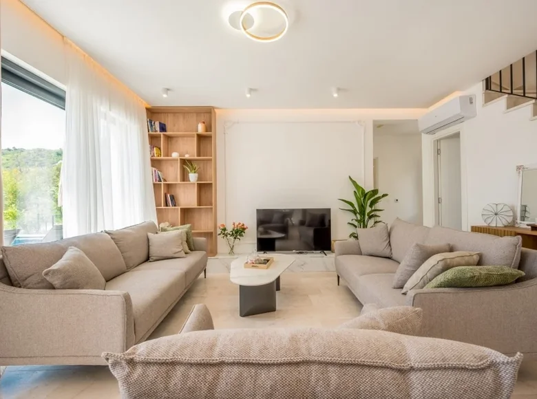 4 bedroom Villa 250 m² Tivat, Montenegro