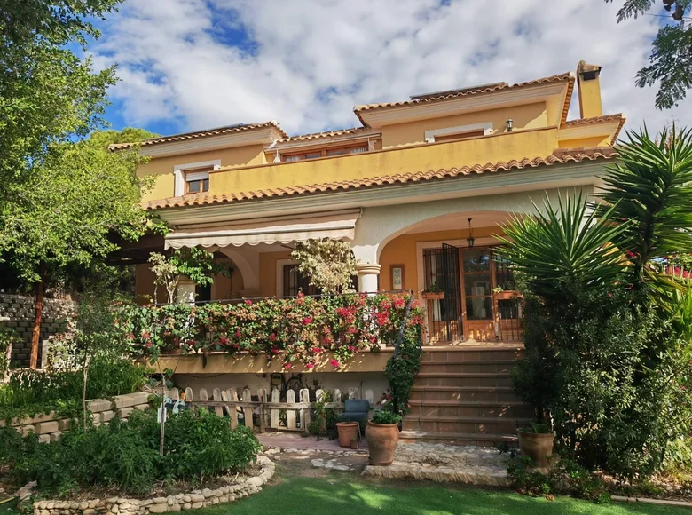 6 bedroom villa 270 m² Mutxamel, Spain