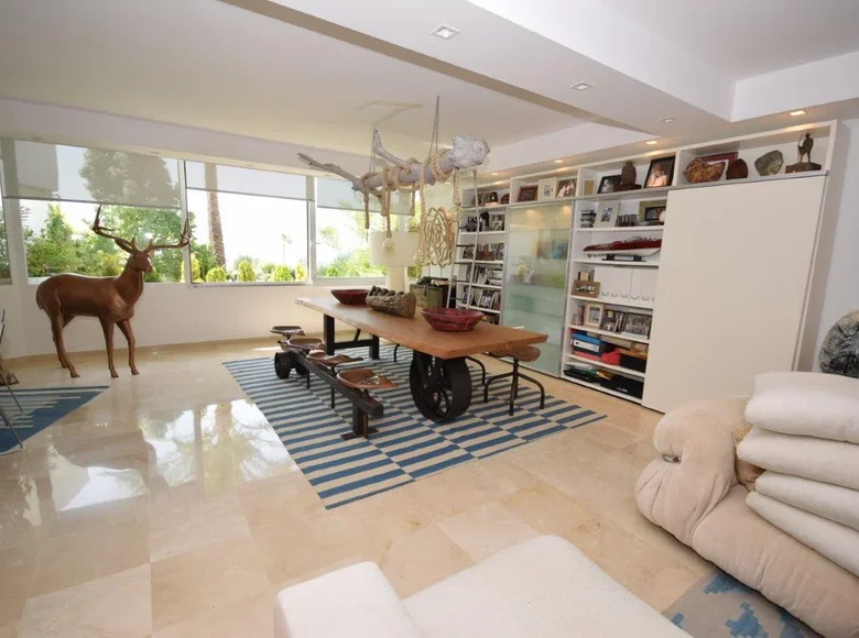 3 bedroom apartment 200 m² Bel Air, Spain