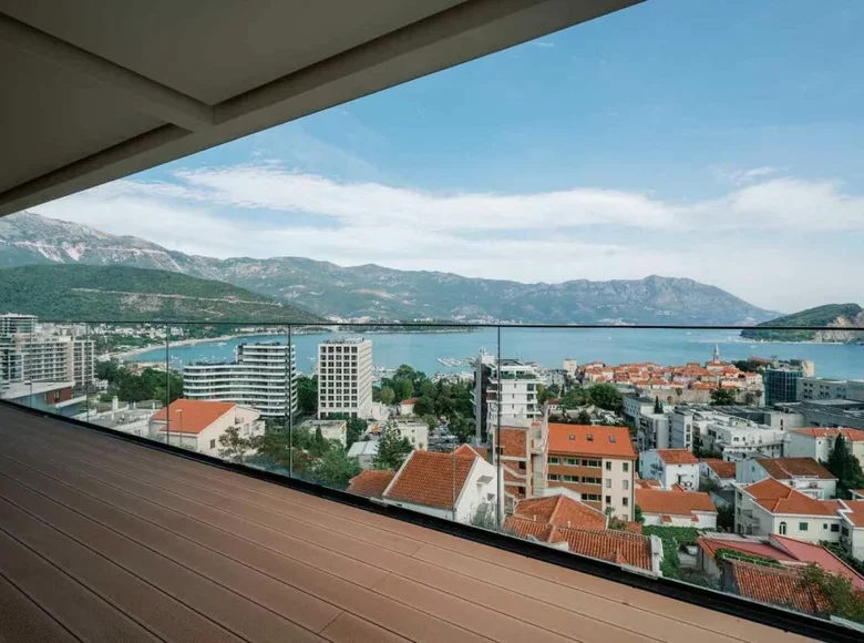 Wohnung 4 Zimmer 261 m² Budva, Montenegro